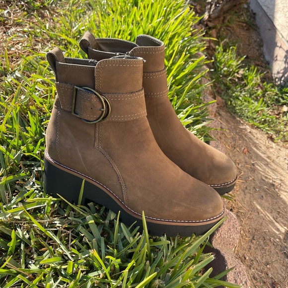 BLONDO DAGGER Taupe Nubuck waterproof sealed seem size 8.5 - Picture 12 of 12